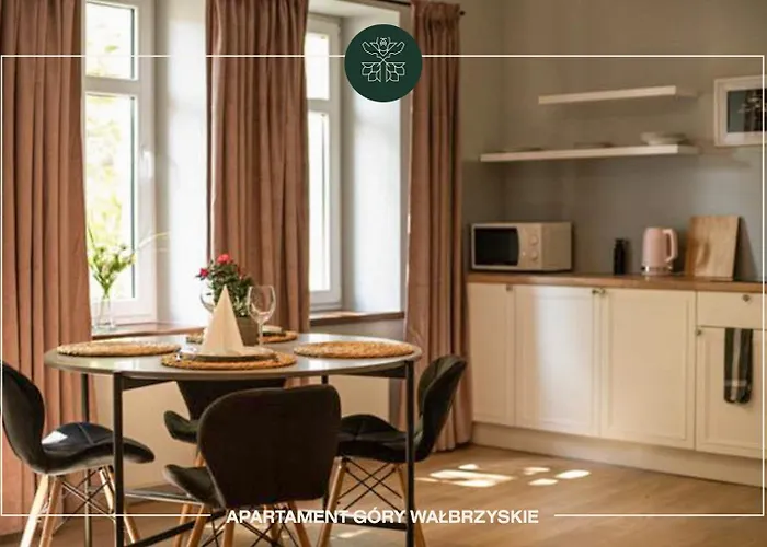 Apartment Przy Zamkowej W Walbrzychu *